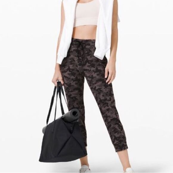 Lululemon Ready To Rulu HR Crop Jogger Heritage Camo Jacquard Black - Picture 1 of 10